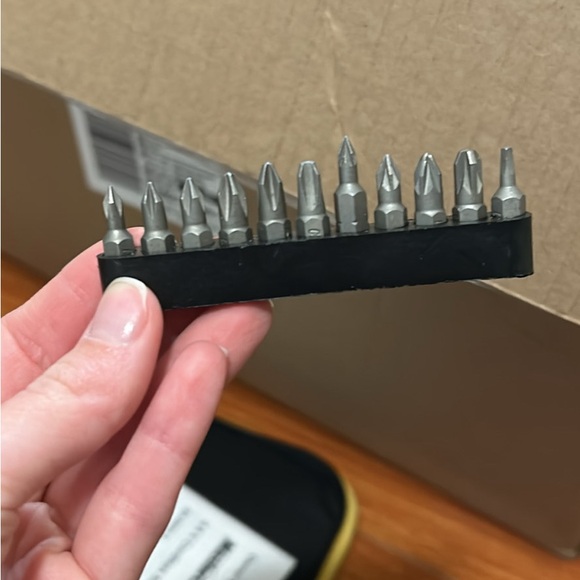 Electric rechargeable screwdriver - Picture 3 of 3